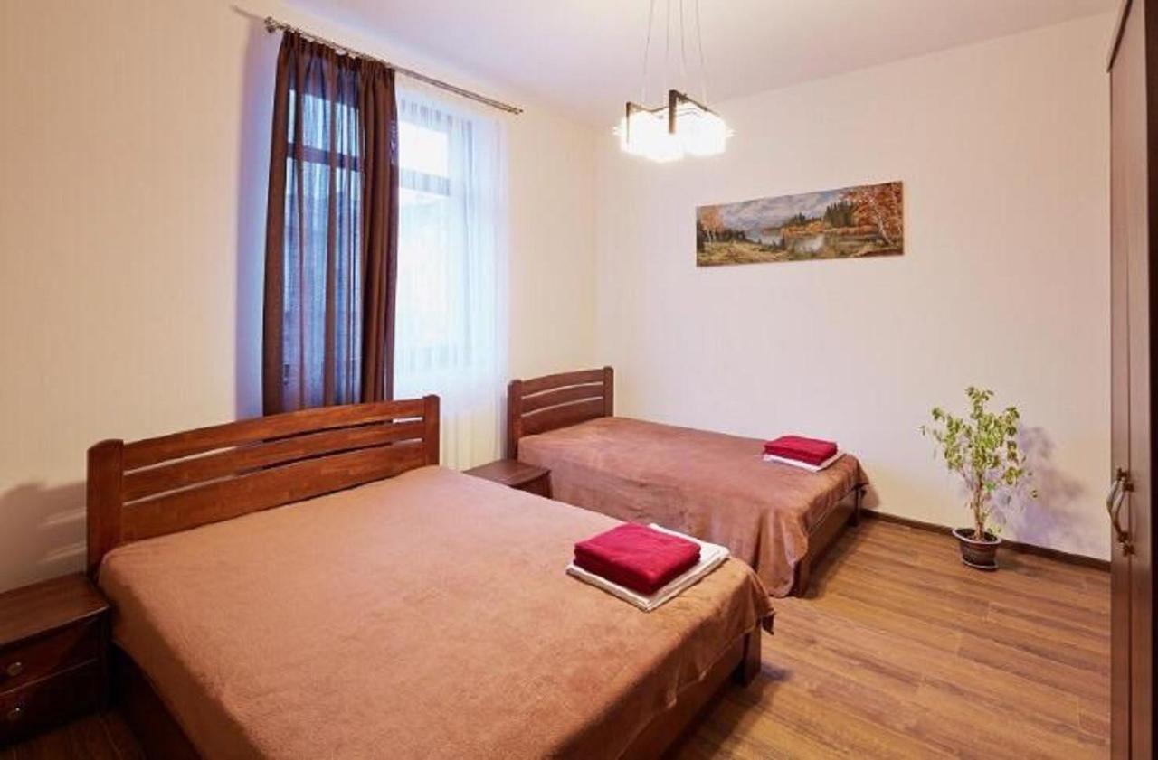 Apartment On Lychakivska 利沃夫 外观 照片